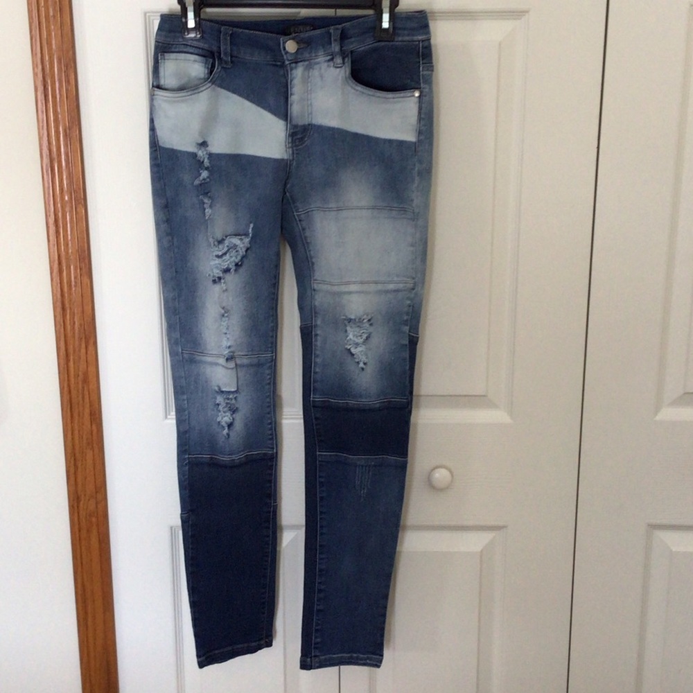 VENUS Women's Faded Blue Skinny Jeans